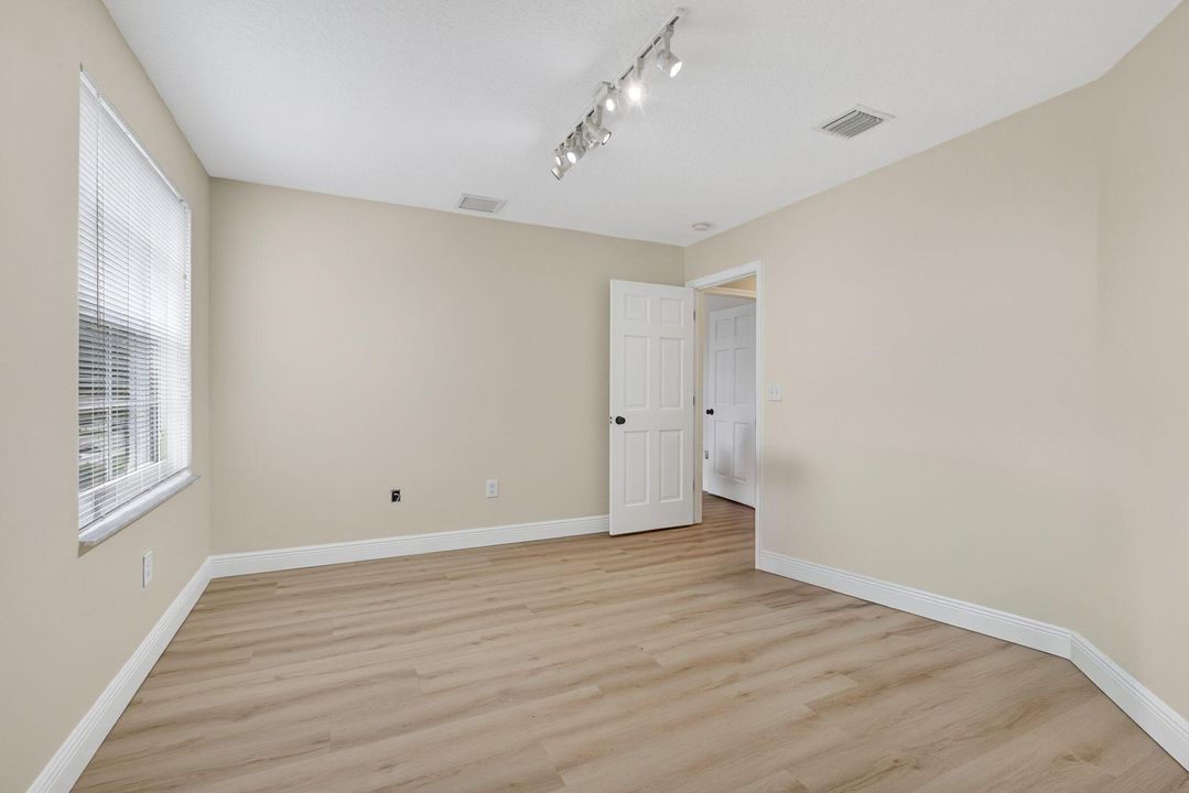 For Sale: $749,000 (5 beds, 2 baths, 2888 Square Feet)