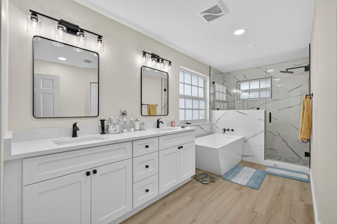 For Sale: $749,000 (5 beds, 2 baths, 2888 Square Feet)