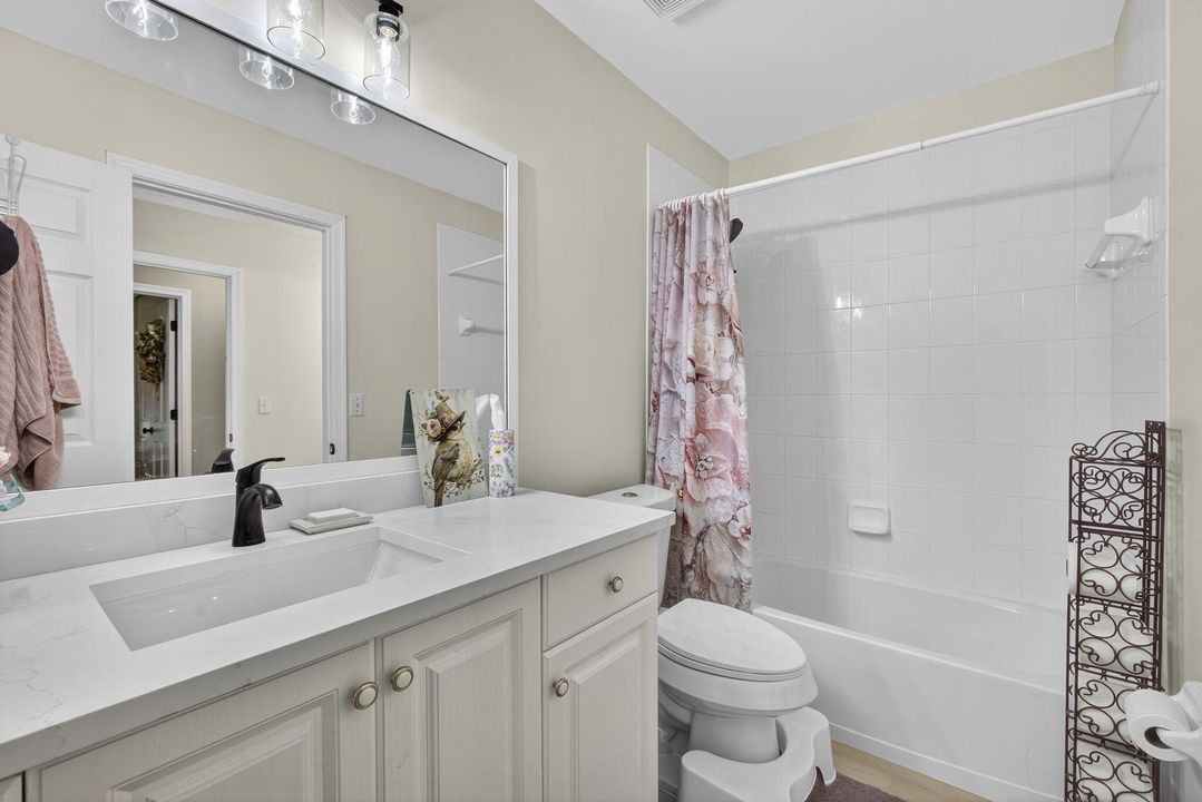 For Sale: $749,000 (5 beds, 2 baths, 2888 Square Feet)