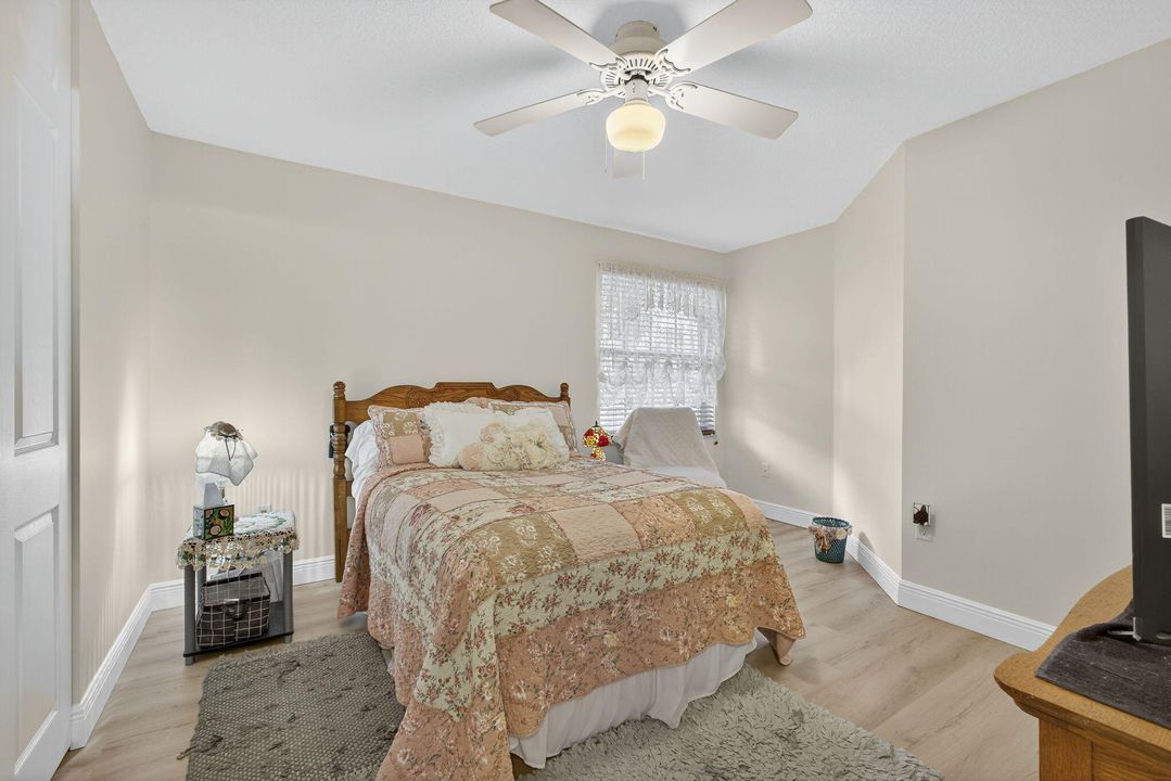 For Sale: $749,000 (5 beds, 2 baths, 2888 Square Feet)