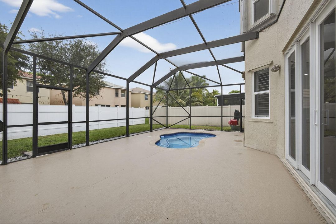 For Sale: $749,000 (5 beds, 2 baths, 2888 Square Feet)