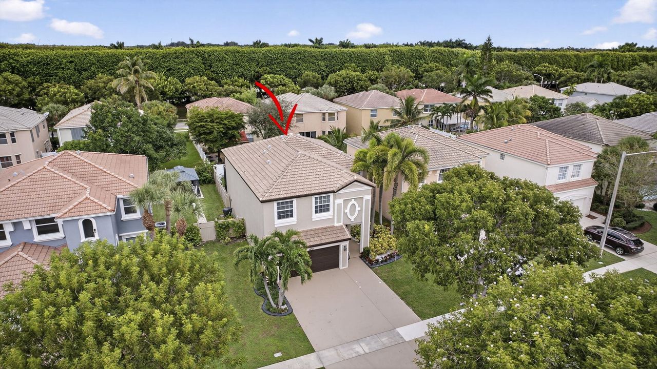 For Sale: $749,000 (5 beds, 2 baths, 2888 Square Feet)