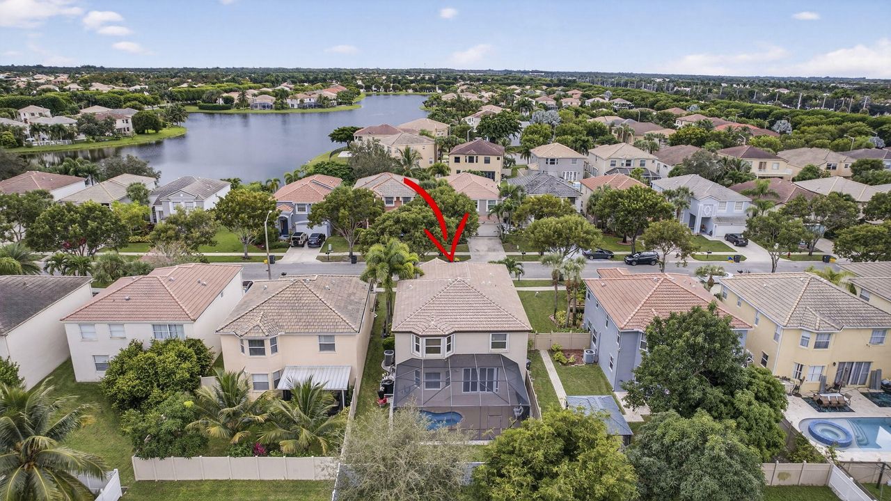 For Sale: $749,000 (5 beds, 2 baths, 2888 Square Feet)