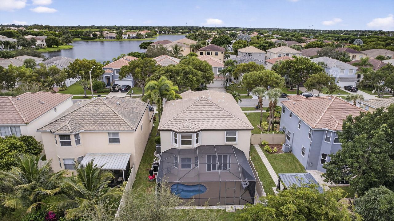 For Sale: $749,000 (5 beds, 2 baths, 2888 Square Feet)