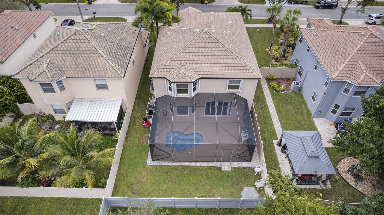 For Sale: $749,000 (5 beds, 2 baths, 2888 Square Feet)