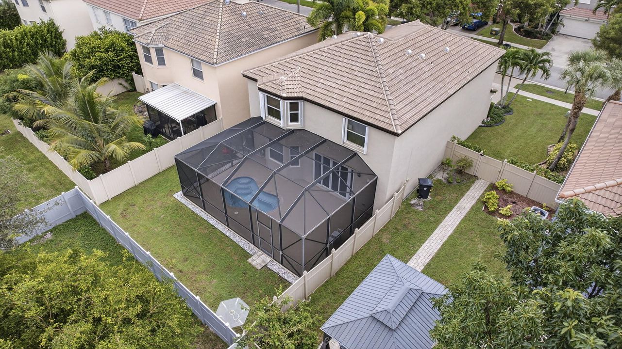 For Sale: $749,000 (5 beds, 2 baths, 2888 Square Feet)