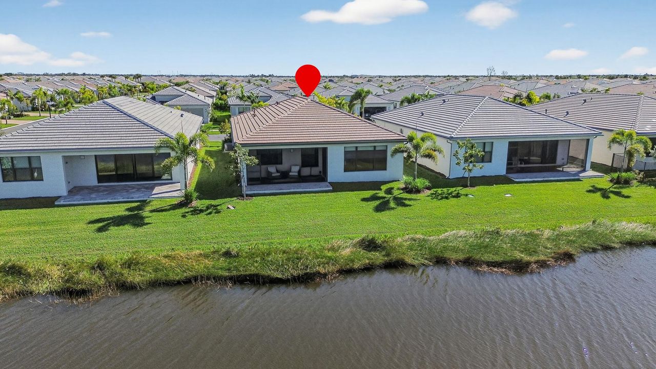 合同活跃: $495,000 (2 贝兹, 2 浴室, 1761 平方英尺)