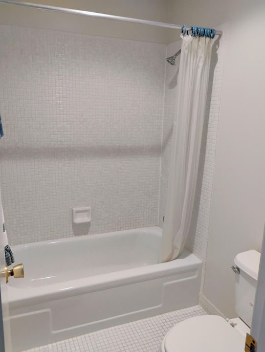 For Rent: $2,300 (2 beds, 2 baths, 1104 Square Feet)