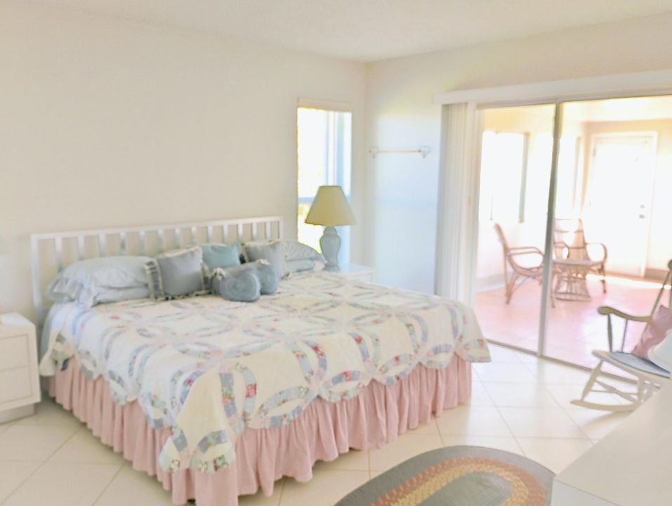 For Rent: $2,300 (2 beds, 2 baths, 1104 Square Feet)