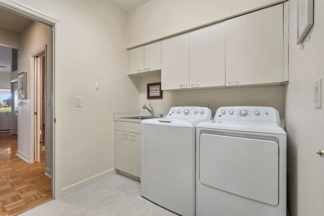 For Sale: $840,000 (3 beds, 2 baths, 2627 Square Feet)