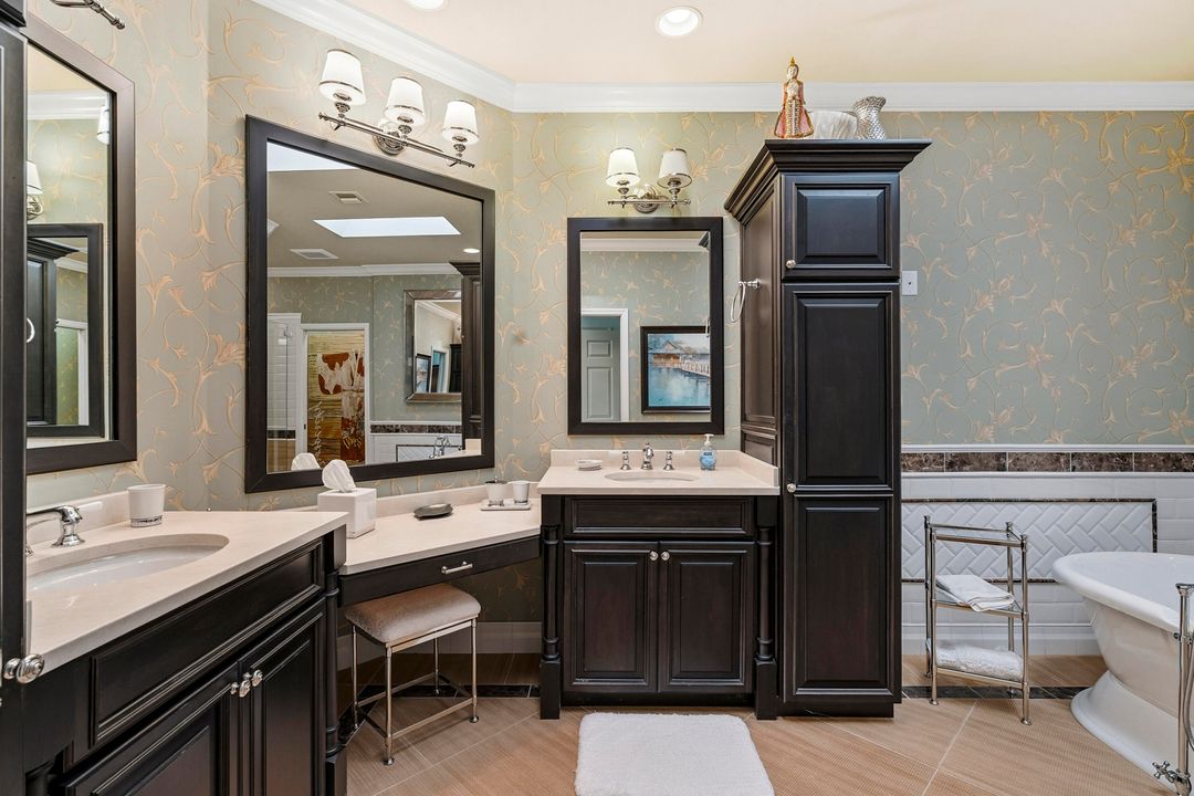 For Sale: $840,000 (3 beds, 2 baths, 2627 Square Feet)