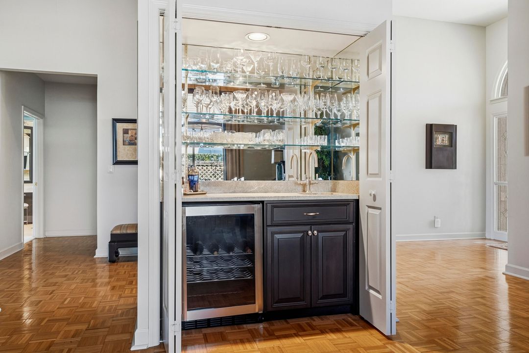 For Sale: $840,000 (3 beds, 2 baths, 2627 Square Feet)