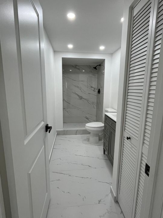 合同活跃: $2,100 (2 贝兹, 2 浴室, 936 平方英尺)