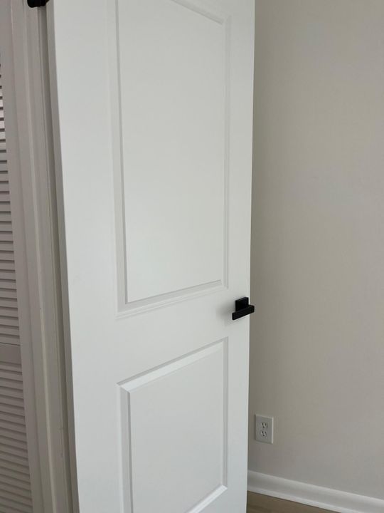 合同活跃: $2,100 (2 贝兹, 2 浴室, 936 平方英尺)