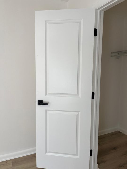 合同活跃: $2,100 (2 贝兹, 2 浴室, 936 平方英尺)