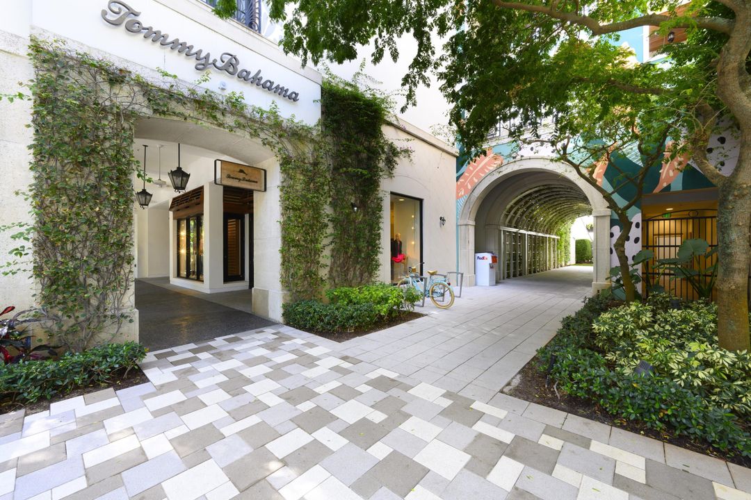 For Sale: $7,550,000 (4 beds, 4 baths, 4167 Square Feet)