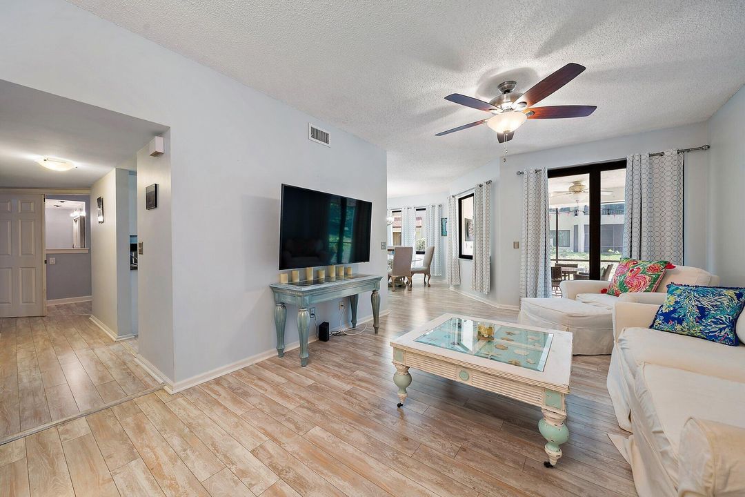 待售: $650,000 (3 贝兹, 2 浴室, 1579 平方英尺)