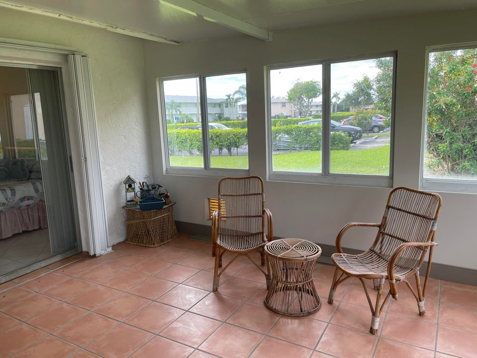 For Rent: $2,300 (2 beds, 2 baths, 1104 Square Feet)