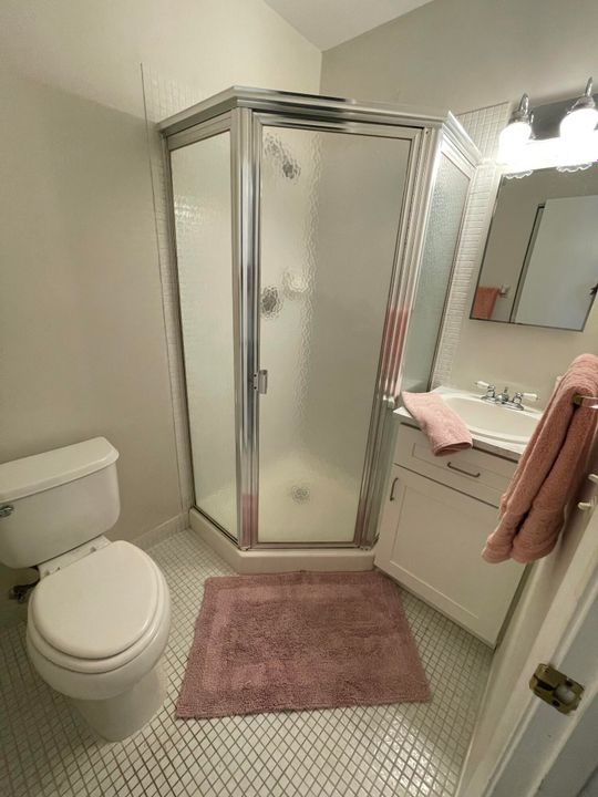 For Rent: $2,300 (2 beds, 2 baths, 1104 Square Feet)