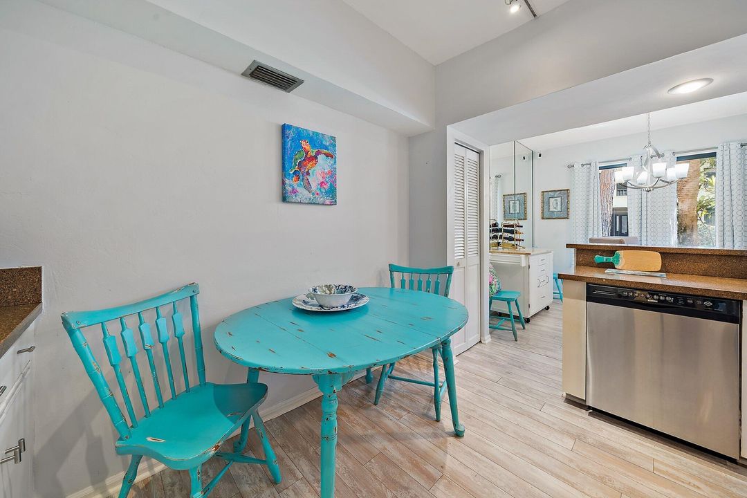 待售: $650,000 (3 贝兹, 2 浴室, 1579 平方英尺)