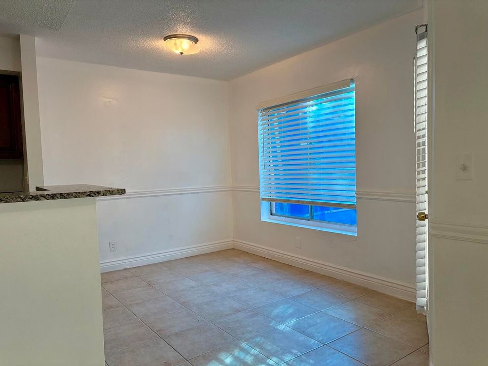 For Sale: $175,000 (1 beds, 1 baths, 768 Square Feet)