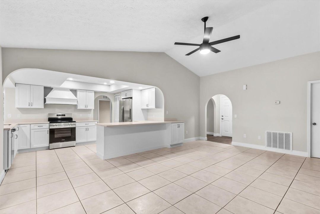 出租: $2,500 (3 贝兹, 2 浴室, 1829 平方英尺)