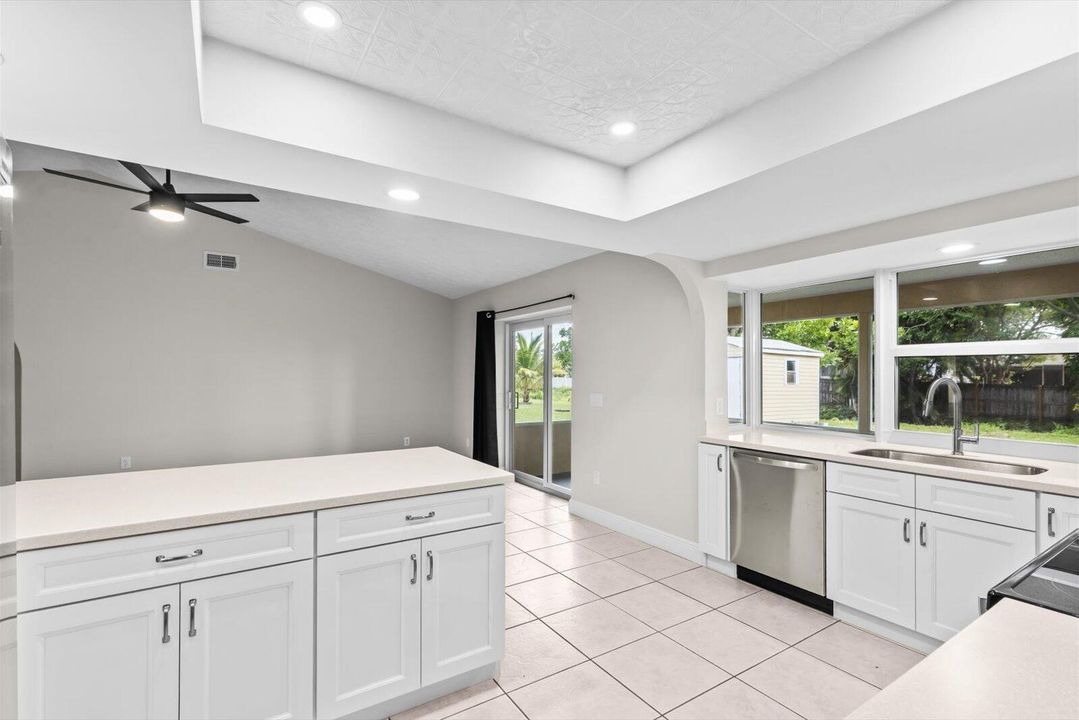 出租: $2,500 (3 贝兹, 2 浴室, 1829 平方英尺)