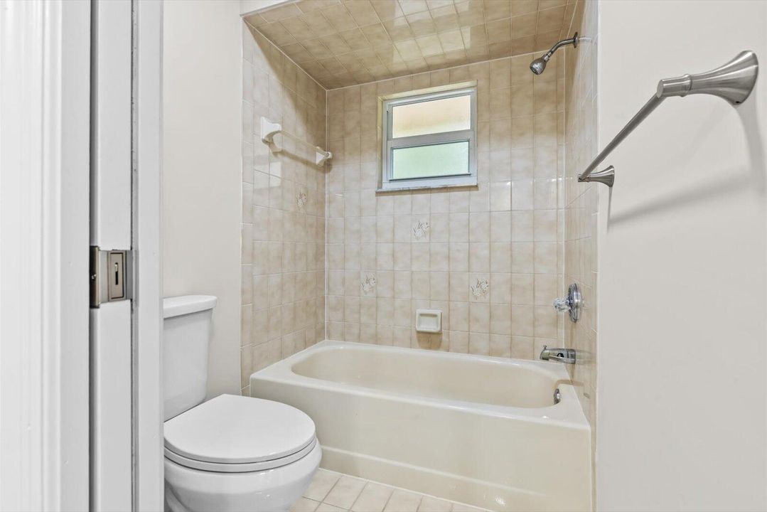 出租: $2,500 (3 贝兹, 2 浴室, 1829 平方英尺)