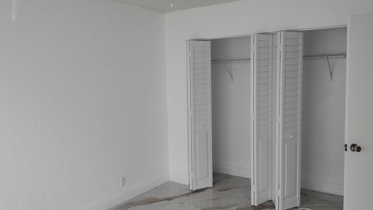 For Rent: $1,900 (2 beds, 2 baths, 900 Square Feet)