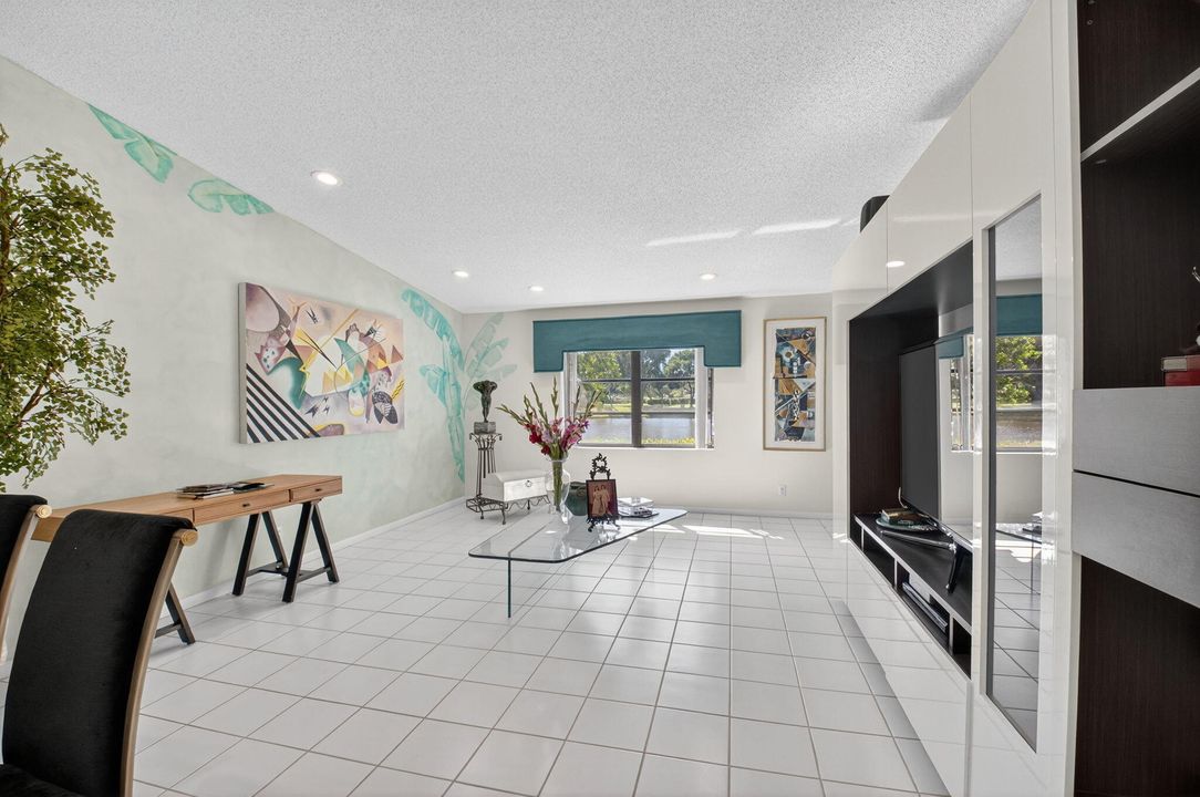 For Sale: $379,000 (2 beds, 2 baths, 1310 Square Feet)