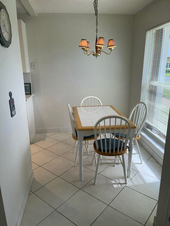 For Rent: $2,300 (2 beds, 2 baths, 1104 Square Feet)