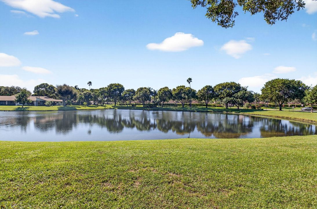 For Sale: $379,000 (2 beds, 2 baths, 1310 Square Feet)