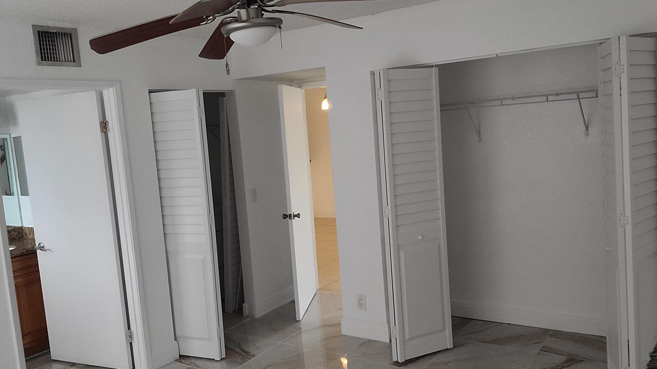 For Rent: $1,900 (2 beds, 2 baths, 900 Square Feet)