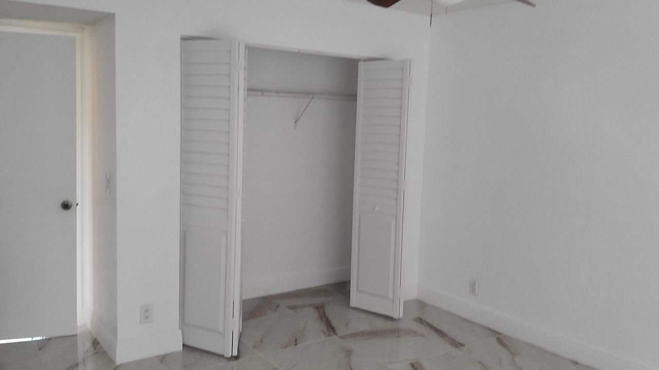 For Rent: $1,900 (2 beds, 2 baths, 900 Square Feet)