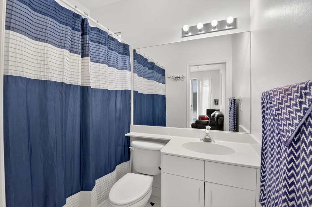 Под контрактом: $550,000 (3 спален, 3 ванн, 1985 Квадратных фут)