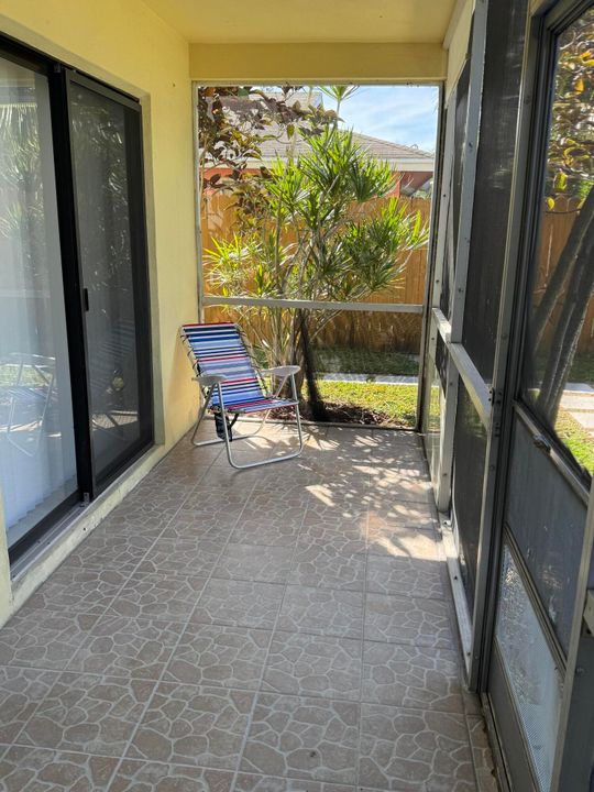 For Rent: $2,000 (1 beds, 1 baths, 640 Square Feet)