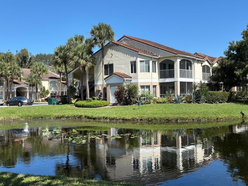 For Sale: $175,000 (1 beds, 1 baths, 768 Square Feet)