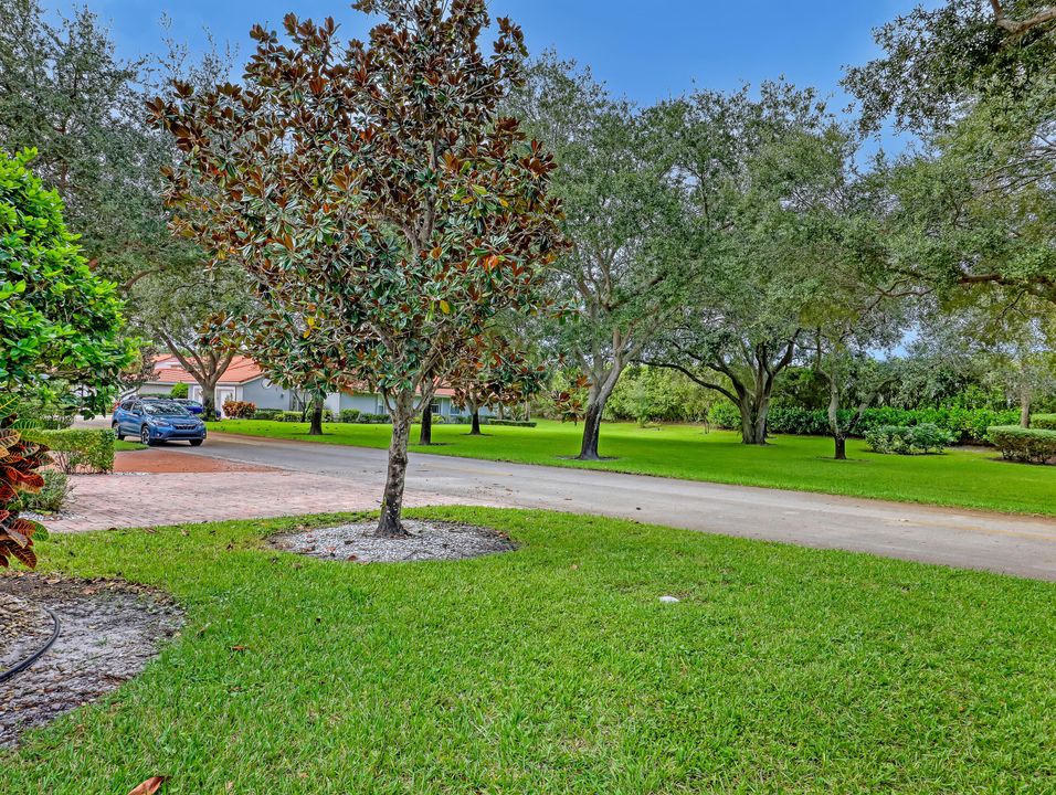 Под контрактом: $359,000 (2 спален, 2 ванн, 1722 Квадратных фут)