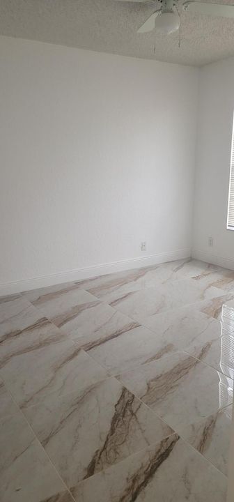 For Rent: $1,900 (2 beds, 2 baths, 900 Square Feet)