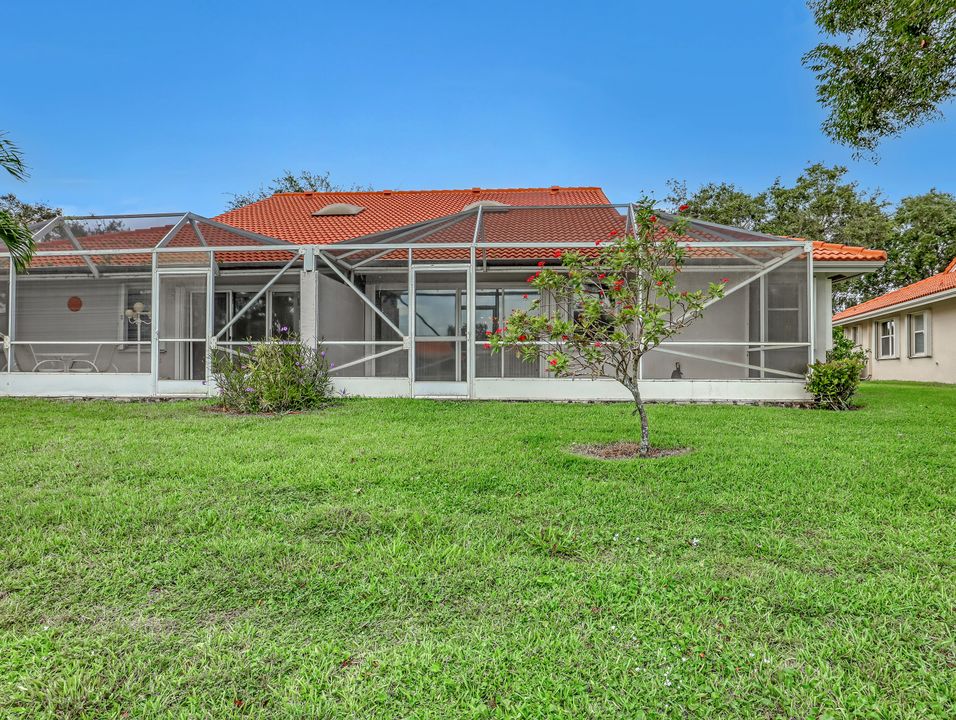 Под контрактом: $359,000 (2 спален, 2 ванн, 1722 Квадратных фут)