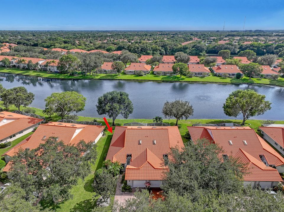 Под контрактом: $359,000 (2 спален, 2 ванн, 1722 Квадратных фут)