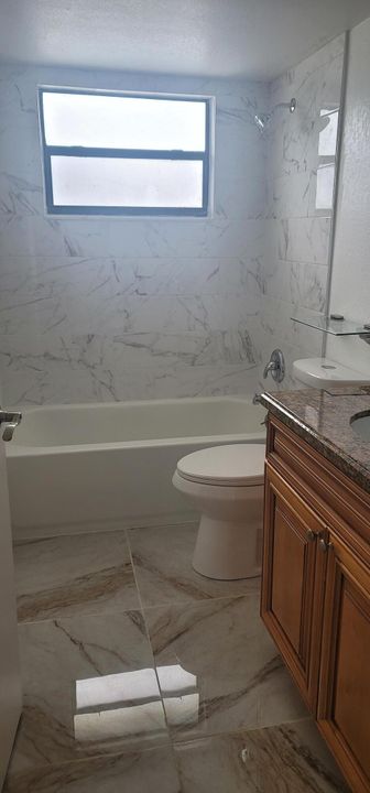 For Rent: $1,900 (2 beds, 2 baths, 900 Square Feet)