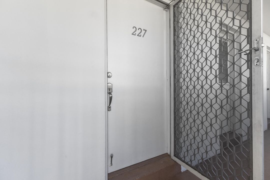 For Rent: $1,800 (1 beds, 1 baths, 850 Square Feet)