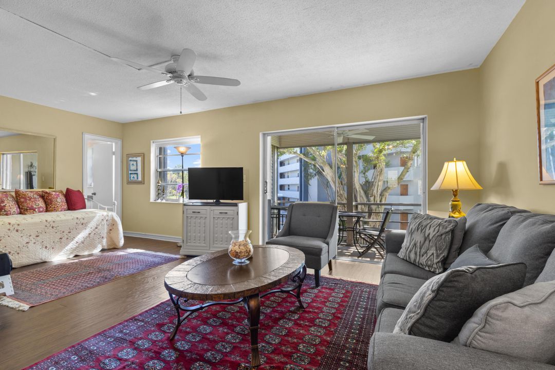 For Rent: $1,800 (1 beds, 1 baths, 850 Square Feet)