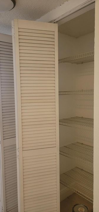 For Rent: $1,900 (2 beds, 2 baths, 900 Square Feet)