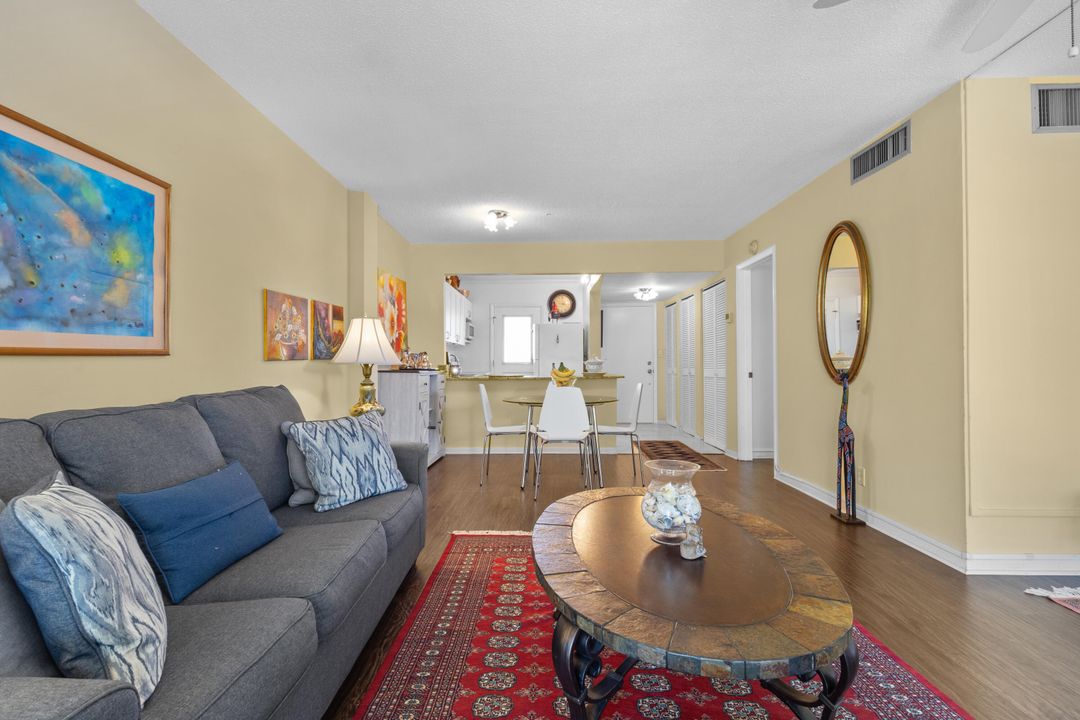 For Rent: $1,800 (1 beds, 1 baths, 850 Square Feet)