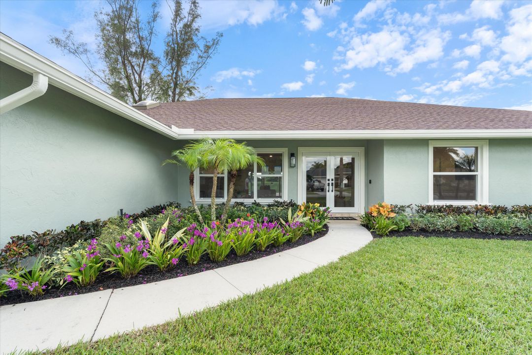 合同活跃: $949,000 (4 贝兹, 2 浴室, 2599 平方英尺)