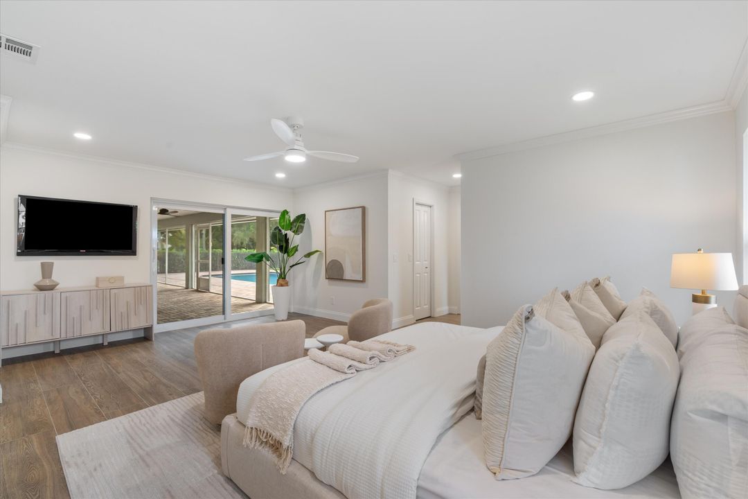 合同活跃: $949,000 (4 贝兹, 2 浴室, 2599 平方英尺)