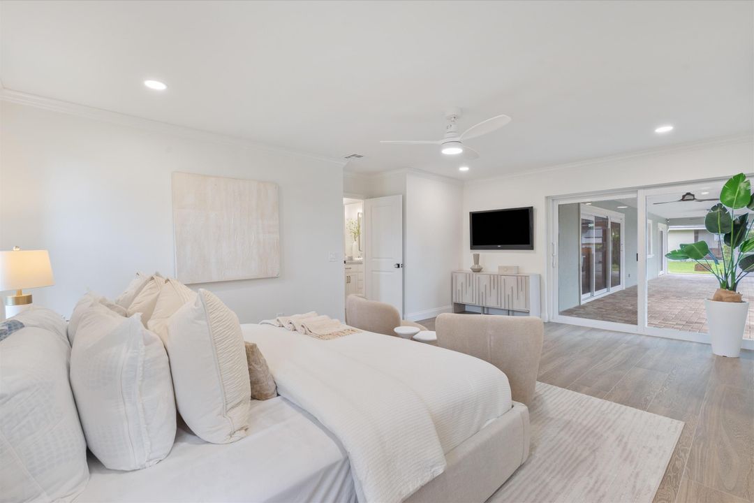 合同活跃: $949,000 (4 贝兹, 2 浴室, 2599 平方英尺)