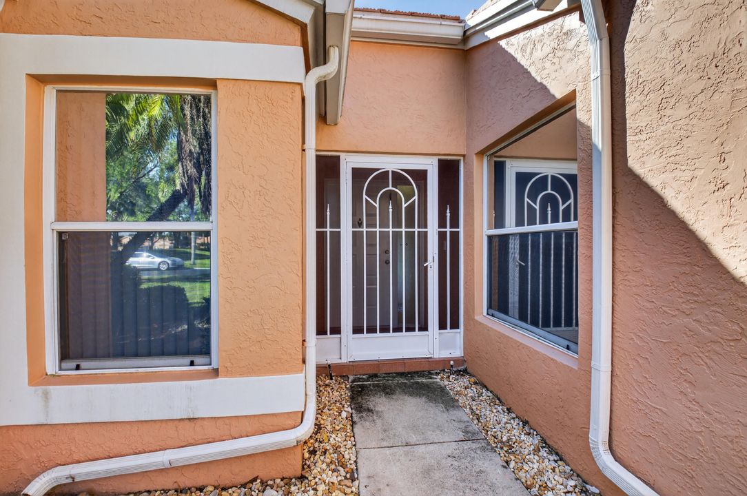 Active With Contract: $329,000 (3 beds, 2 baths, 1658 Square Feet)